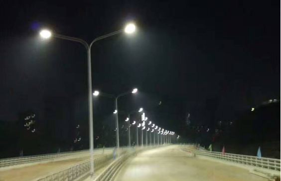 我公司道路照明和桥梁亮化产品为遵义凤新快线增光添彩(图2)